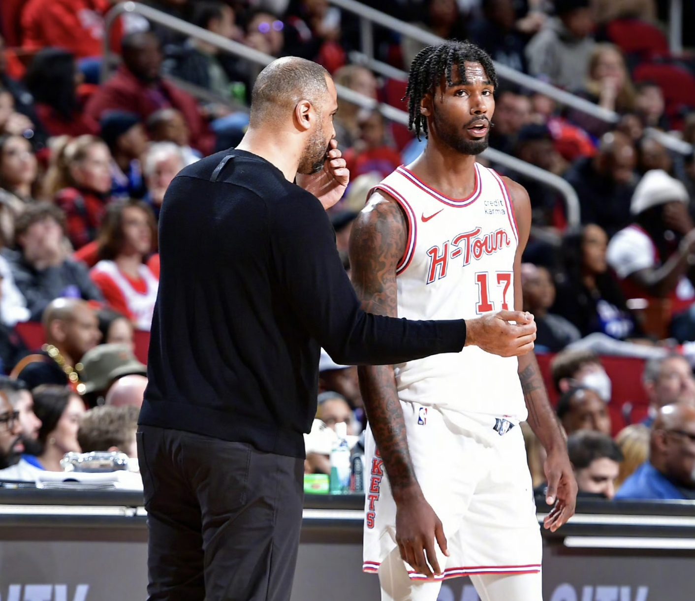 开云体育-关于密尔沃基雄鹿训练开放日，赛前再遭质疑引欢呼，CBA季后赛在即，高层口径保持一致的信息